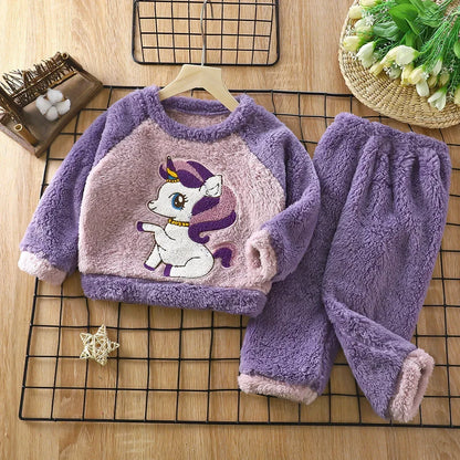 Ensemble de glouton d'hiver pour enfants